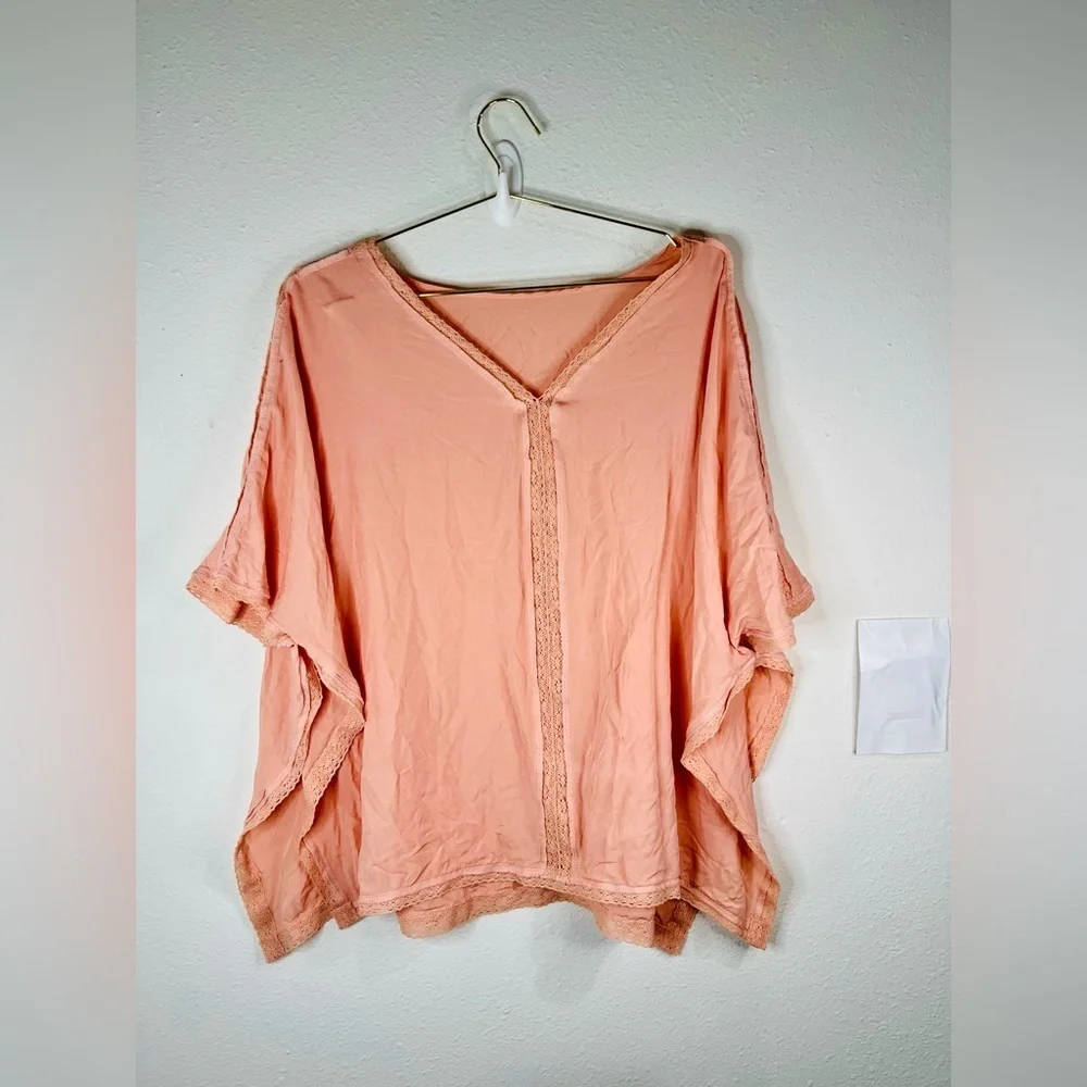 Boho Women’s Peach V-Neck Tunic Top One Size Lightweight Lace Trim 26” - Picture 2 of 6